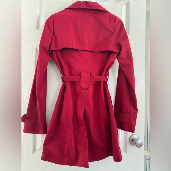 Costa Blanca Vibrant Red Trench Coat - Picture 3 of 3